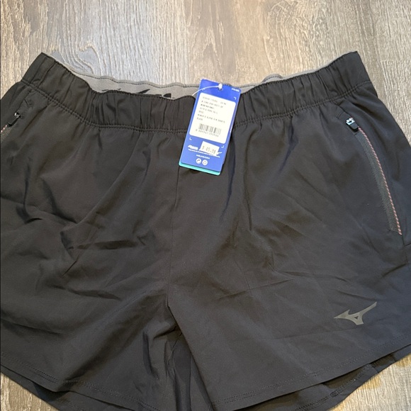 Mizuno Pants - Mizuno Women’s Black 4” Alpha Shorts